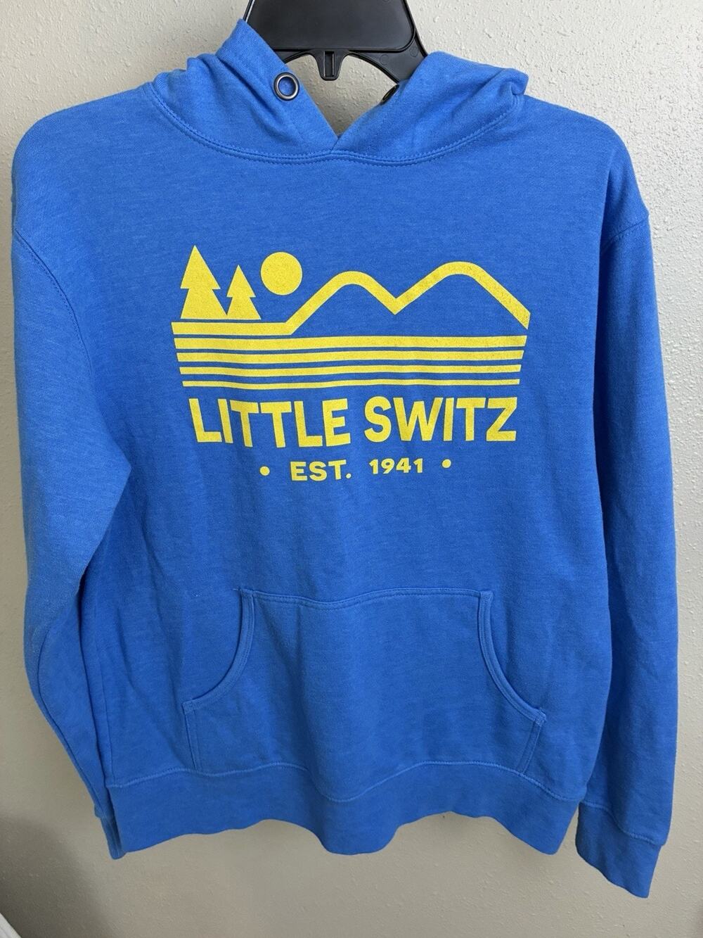 TGT Blue Little Switz Size M Hoodie Twill Sweatshirt Ski Wisconsin